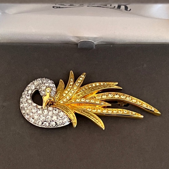 NWOT Vintage Nolan Miller Jonquil & Crystal Bird Pin - Picture 1 of 7